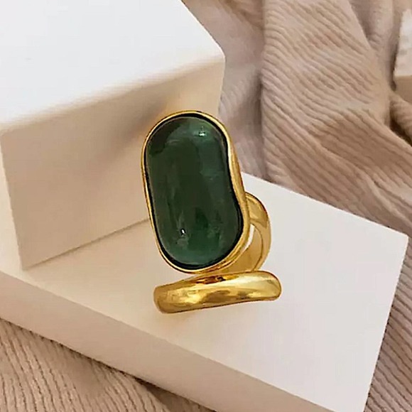 NEW 18K GOLD PLATED VINTAGE EMERALD GREEN ADJUSTABLE RESIZABLE RING - Picture 2 of 3